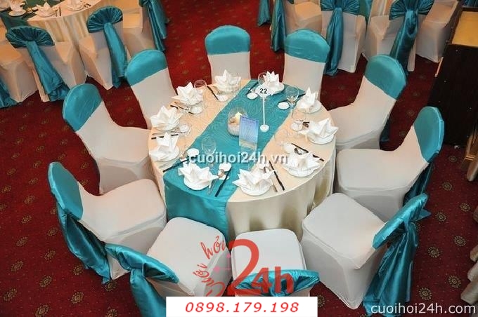Dịch vụ cưới hỏi 24h trọn vẹn ngày vui chuyên trang trí nhà đám cưới hỏi và nhà hàng tiệc cưới | Trang trí bàn tiệc nhà hàng sang trọng màu xanh lam